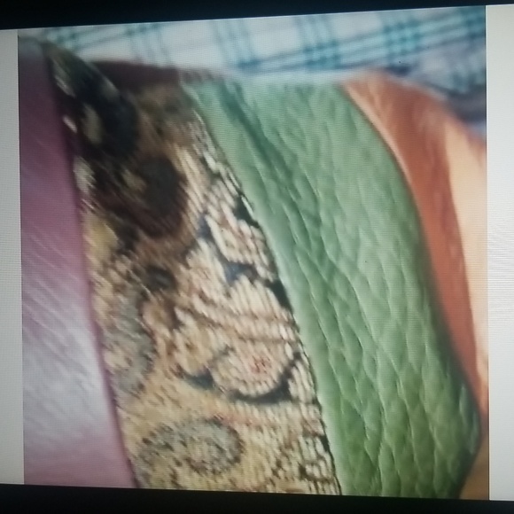 FOSSIL PATCHWORK LEATHER PURSE - Picture 14 of 17